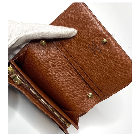 Louis Vuitton Tresor Wallet Crossbody - Picture 6 of 12